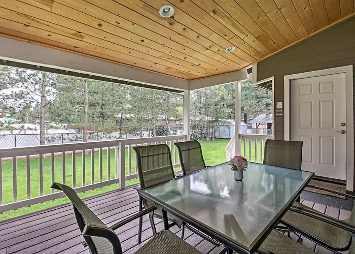 Game Room, Yard, Deck & Fireplace: Lakeside *